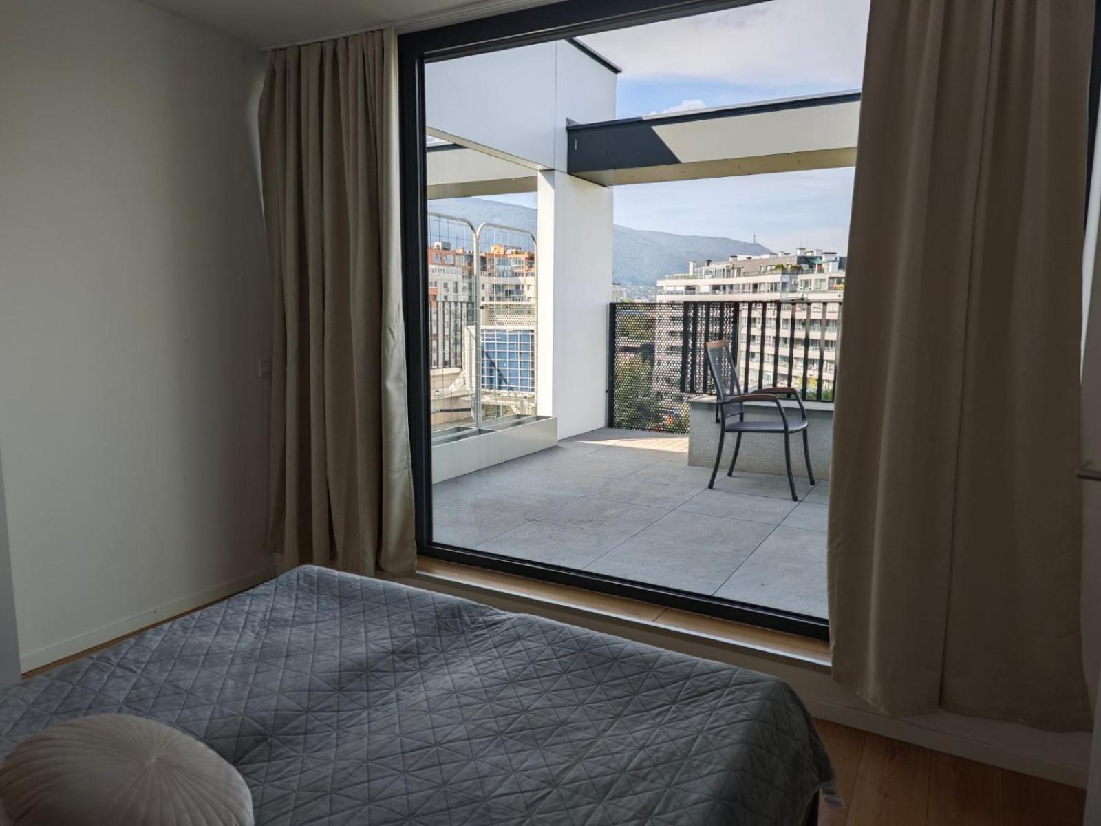 My Campus 1 Bdrm, Romantic, Panorama View, Free Parking, Self Check-In Sofia Luaran gambar